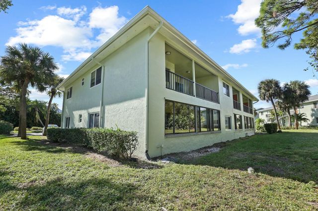 983 NW Spruce Ridge Drive 2, Stuart, FL 34994