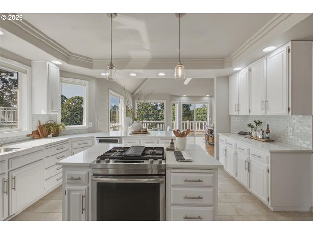 2745 UPPER BRECKENRIDGE Loop, Salem, OR 97304