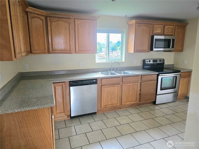 1205 Cedar Street, Raymond, WA 98577