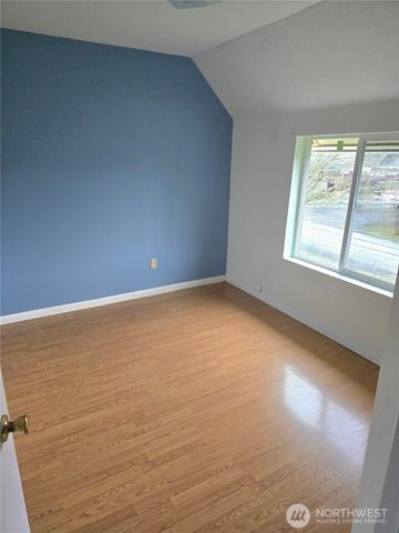 1205 Cedar Street, Raymond, WA 98577