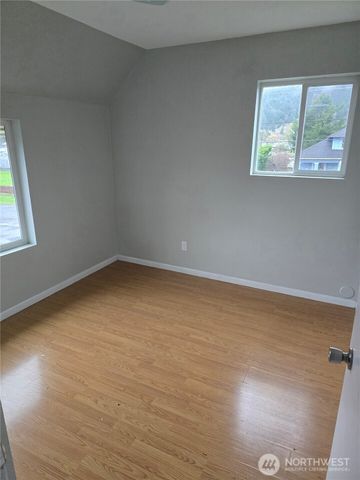 1205 Cedar Street, Raymond, WA 98577