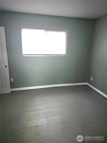 1205 Cedar Street, Raymond, WA 98577