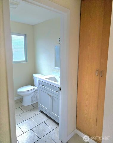 1205 Cedar Street, Raymond, WA 98577