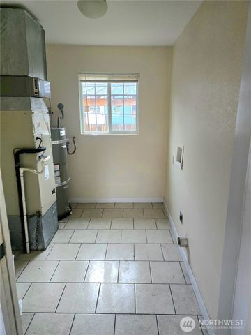 1205 Cedar Street, Raymond, WA 98577