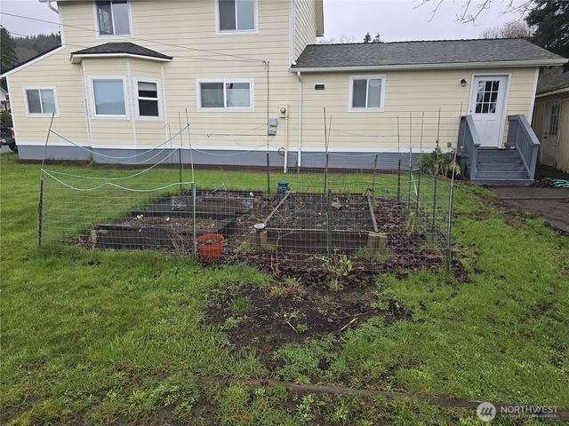 1205 Cedar Street, Raymond, WA 98577