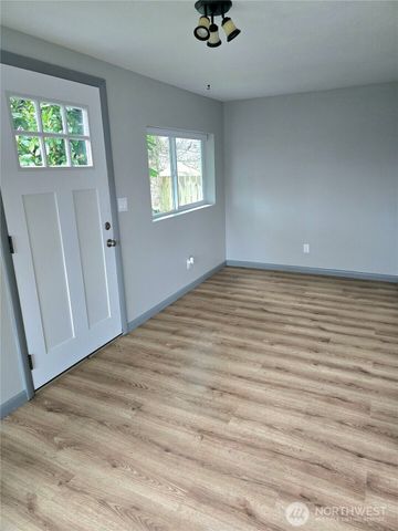 1205 Cedar Street, Raymond, WA 98577