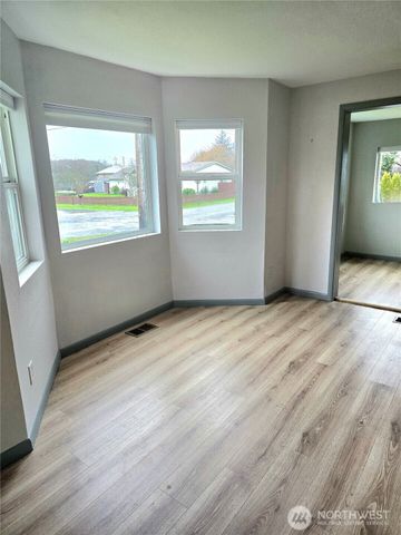 1205 Cedar Street, Raymond, WA 98577