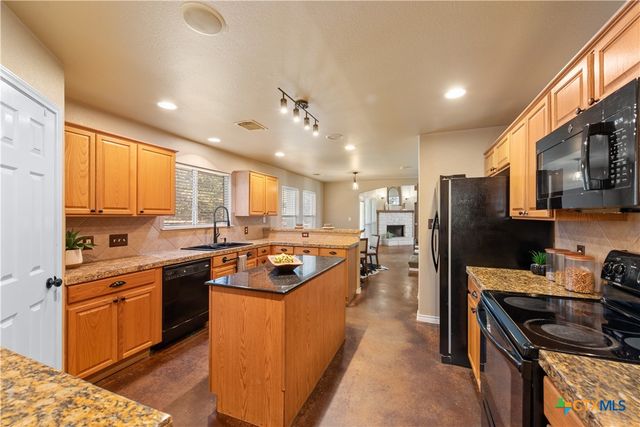 1021 Canna Lily Circle, Driftwood, TX 78619
