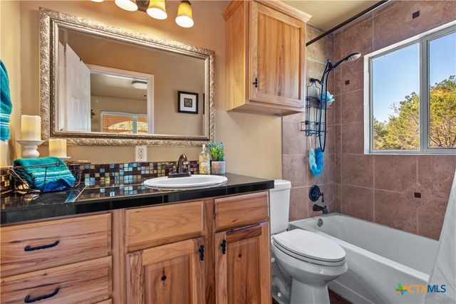 1021 Canna Lily Circle, Driftwood, TX 78619