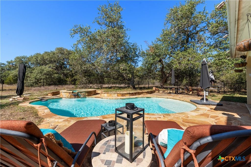 1021 Canna Lily Circle, Driftwood, TX 78619