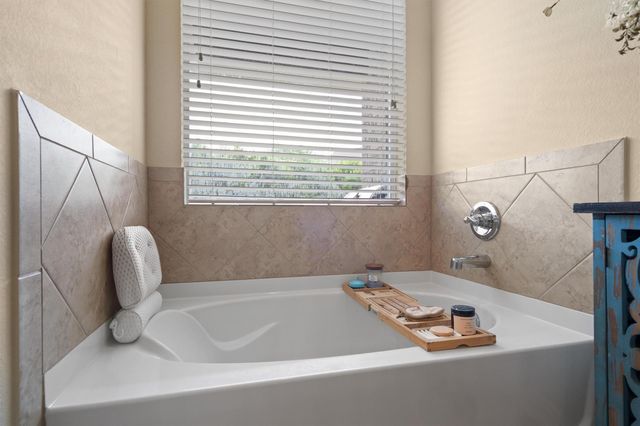 4211 Woodhaven TRL, Round Rock, TX 78665