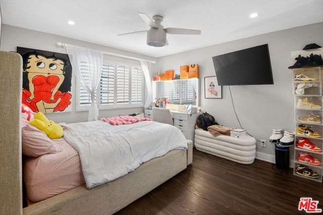 5018 S Chariton Avenue, Los Angeles, CA 90056