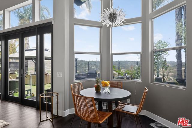 5018 S Chariton Avenue, Los Angeles, CA 90056