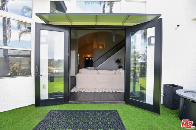 5018 S Chariton Avenue, Los Angeles, CA 90056