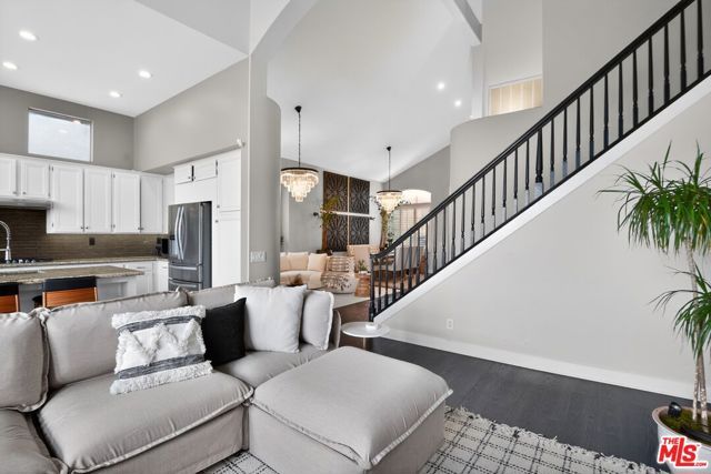 5018 S Chariton Avenue, Los Angeles, CA 90056