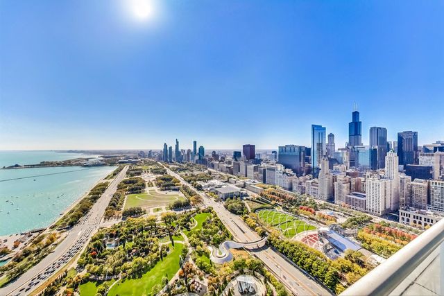 340 E Randolph Street 4901, Chicago, IL 60601