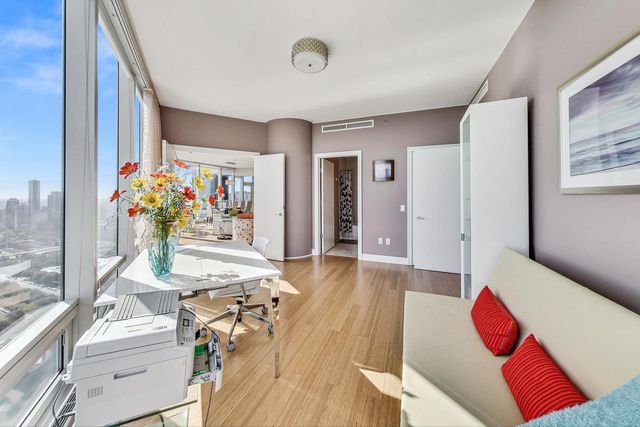 340 E Randolph Street 4901, Chicago, IL 60601