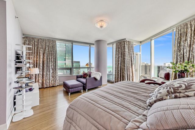 340 E Randolph Street 4901, Chicago, IL 60601