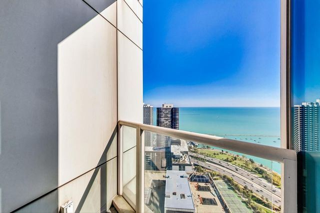 340 E Randolph Street 4901, Chicago, IL 60601