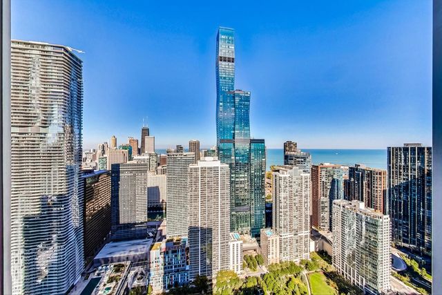 340 E Randolph Street 4901, Chicago, IL 60601