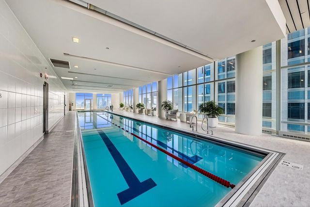 340 E Randolph Street 4901, Chicago, IL 60601