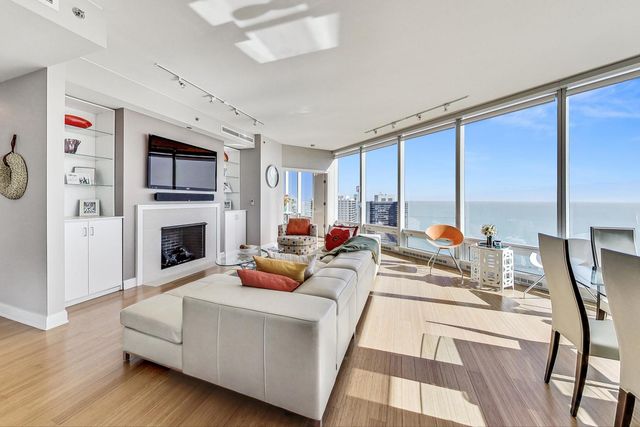 340 E Randolph Street 4901, Chicago, IL 60601