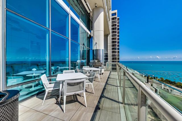 340 E Randolph Street 4901, Chicago, IL 60601