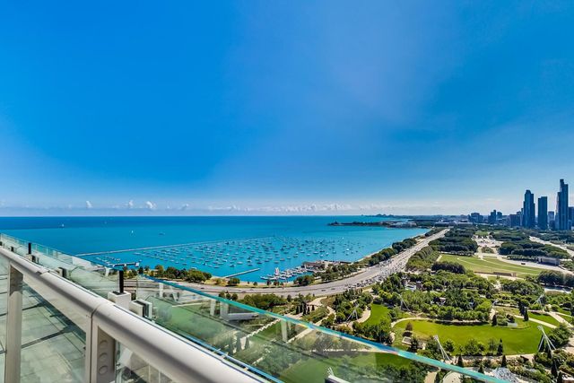 340 E Randolph Street 4901, Chicago, IL 60601