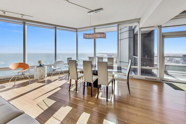 340 E Randolph Street 4901, Chicago, IL 60601