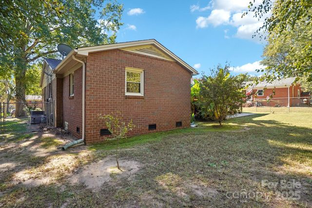 1026 Holly Drive, Gastonia, NC 28054