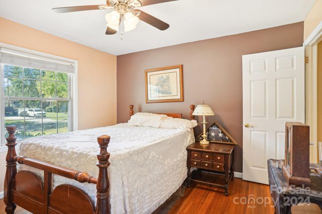 1026 Holly Drive, Gastonia, NC 28054