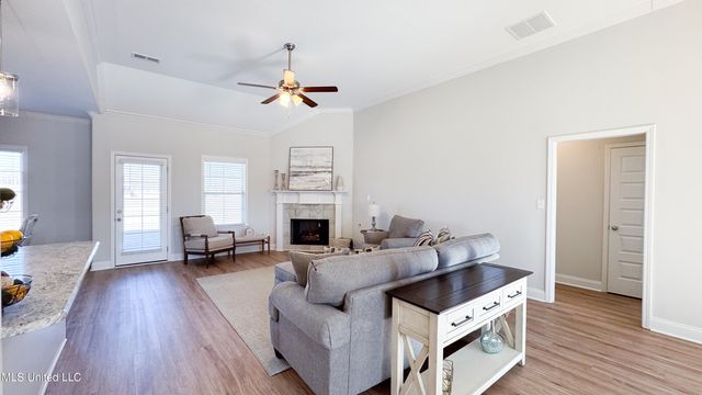 7722 Willow Way, Hernando, MS 38632