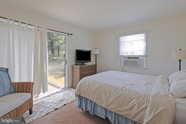 14-A MAGNOLIA RD, Manahawkin, NJ 08050