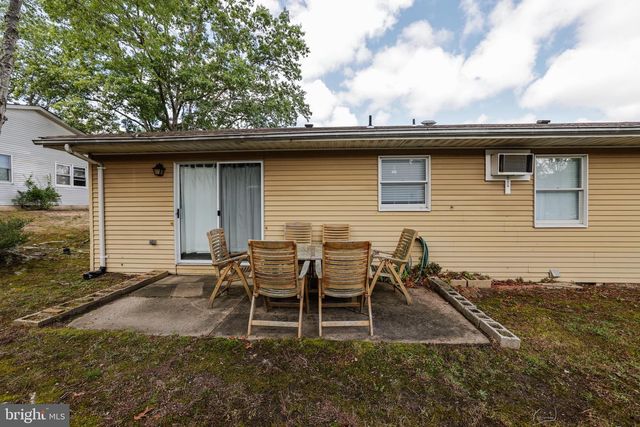 14-A MAGNOLIA RD, Manahawkin, NJ 08050