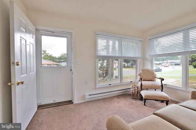 14-A MAGNOLIA RD, Manahawkin, NJ 08050