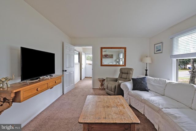 14-A MAGNOLIA RD, Manahawkin, NJ 08050