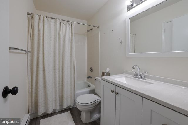 14-A MAGNOLIA RD, Manahawkin, NJ 08050