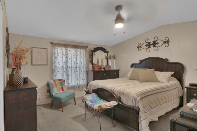 602 N Commerce, Overton, TX 75684