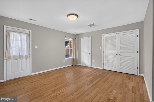 2432 CLOVER FIELD CIR, Herndon, VA 20171