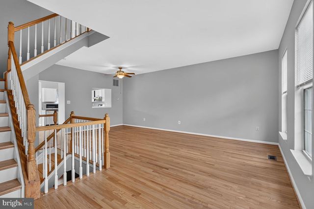 2432 CLOVER FIELD CIR, Herndon, VA 20171