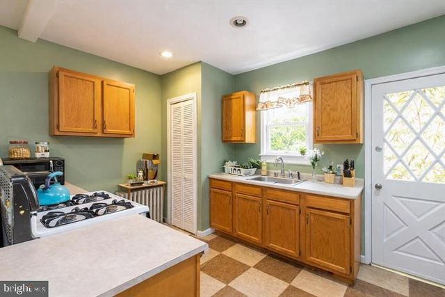 447 W CHESTER PIKE, Havertown, PA 19083