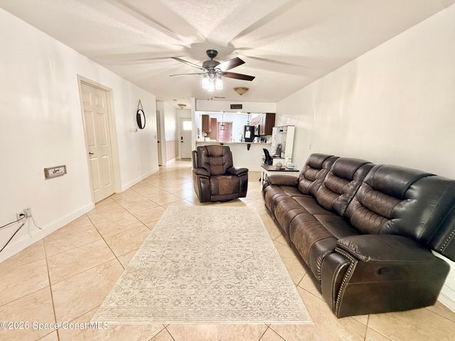 1046 W Samms Avenue, Port Orange, FL 32129