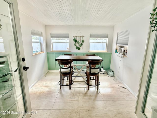 1046 W Samms Avenue, Port Orange, FL 32129