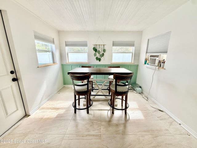 1046 W Samms Avenue, Port Orange, FL 32129