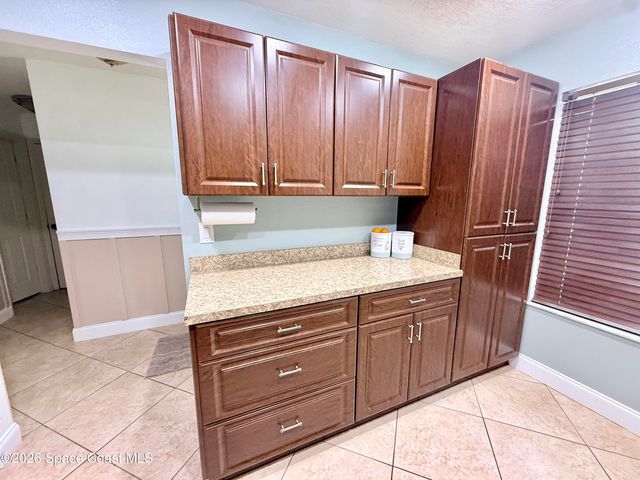 1046 W Samms Avenue, Port Orange, FL 32129