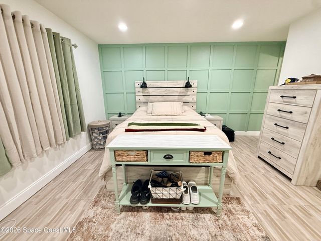 1046 W Samms Avenue, Port Orange, FL 32129