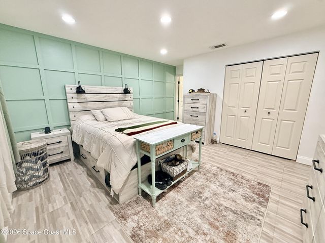 1046 W Samms Avenue, Port Orange, FL 32129