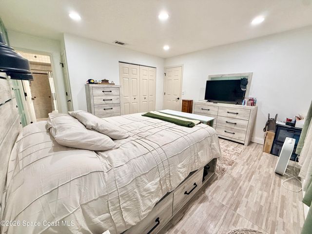 1046 W Samms Avenue, Port Orange, FL 32129