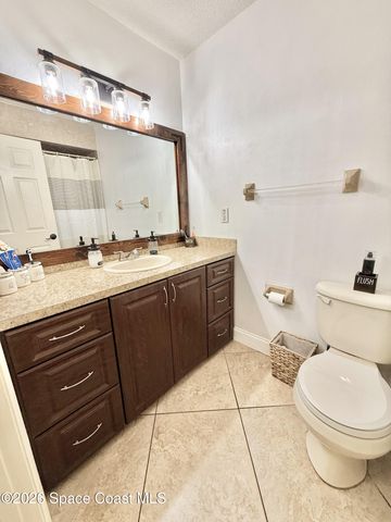 1046 W Samms Avenue, Port Orange, FL 32129