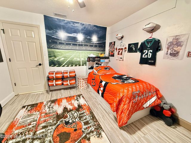 1046 W Samms Avenue, Port Orange, FL 32129